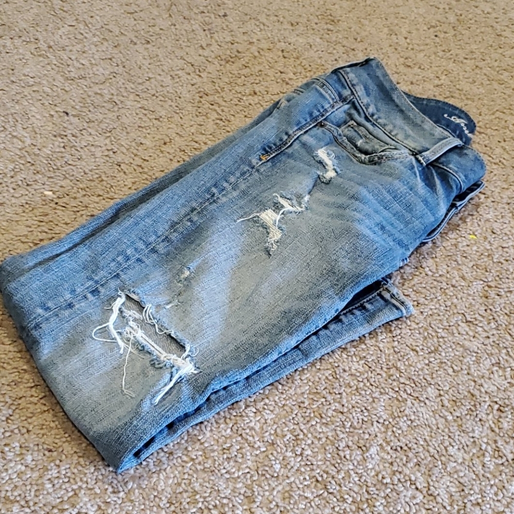 American Eagle Artist jeans ripped